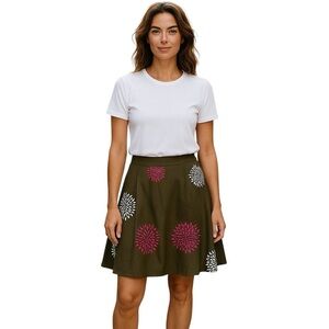 Ann Taylor Petites pleated skirt with embroidered white/pink flowers, sz 12p